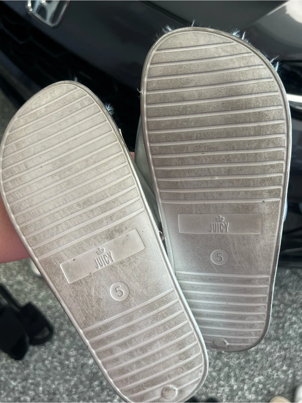 Juicy Couture Silver Faux Fur Slides Slipper Sandals - Youth Size 5